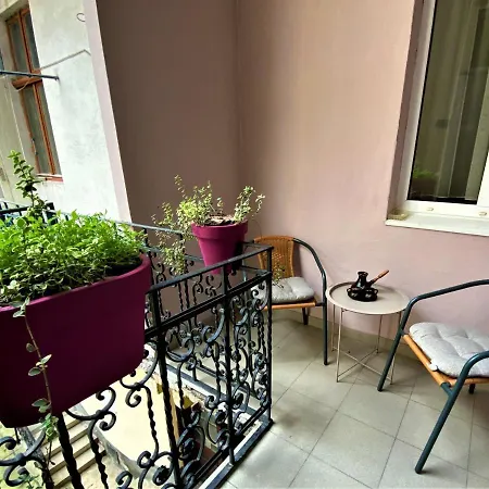 Glorious Apartment Near The Old City Lviv Exterior photo